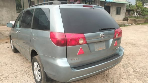 A picture of 2005 Toyota Sienna Belgium Standard buy n drive location Abuja