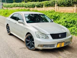 A picture of Toyota Crown Athlate mwanza million 7 9 Engine safi Gear
