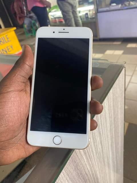 A picture of IPhone 7 plus