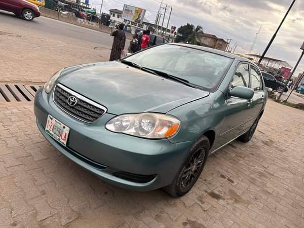 A picture of 2005 model Toyota Corolla LE Tokumbo standard With untouched engine