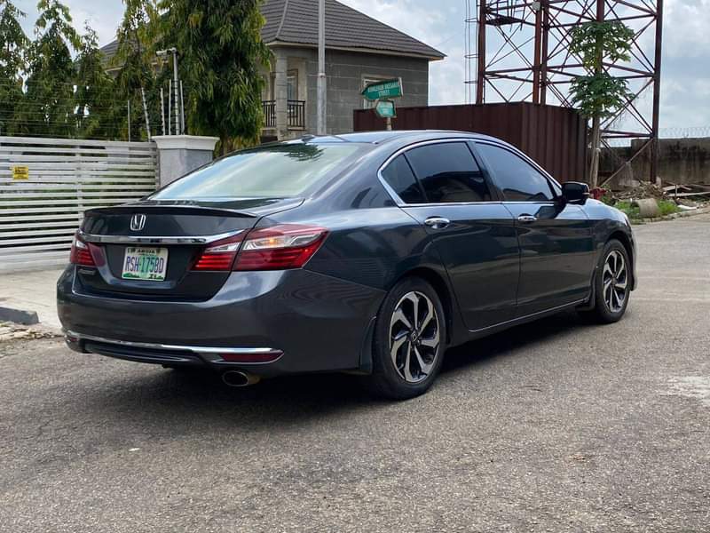 A picture of TOKS STANDARD FULL 2017 HONDA ACCORD EX L KEYLESS DOUBLE