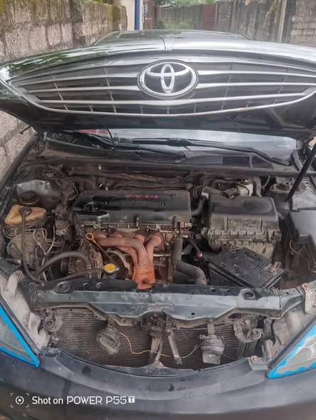 A picture of 2004 Toyota 2 4 camry