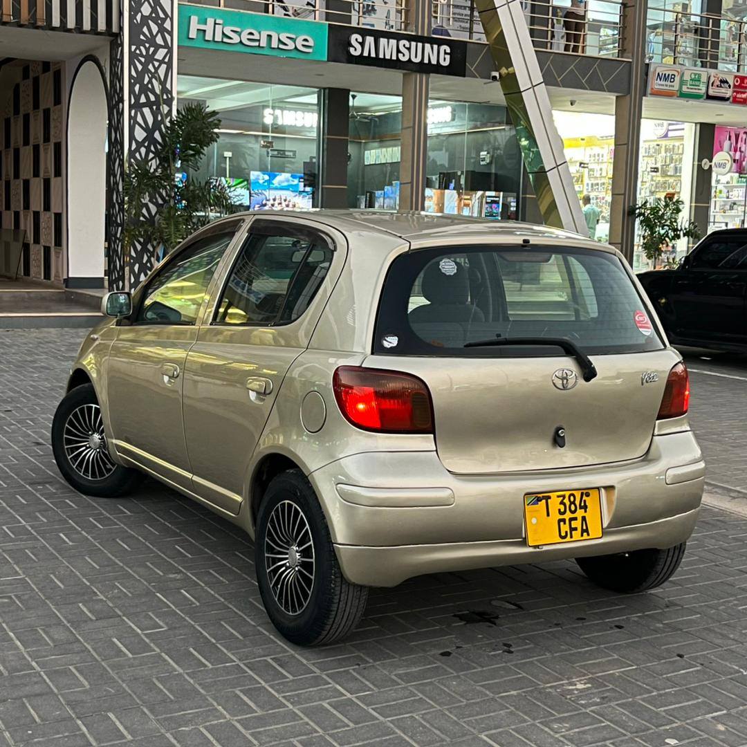 A picture of Toyota Vitz Year 2003 Cc 990 Full Ac Underseat Music
