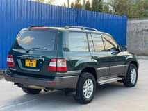 A picture of LAND CRUISER