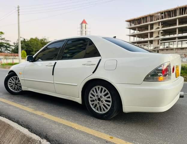 A picture of TOYOTA Altezza Engine Beams Cc1990 Full ac Full doc Bei
