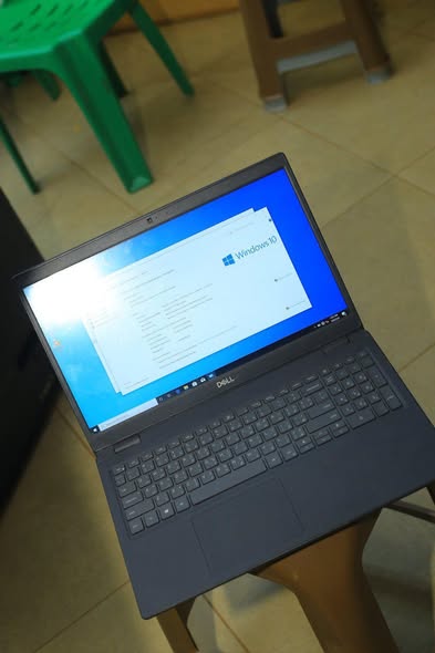 A picture of Dell latitude core i7 10th generation processor