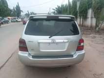 A picture of Extremely clean and Sharp 2005 Highlander 3 Seat Rows Everything