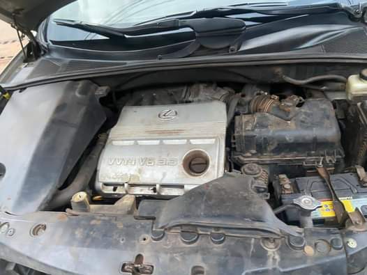 A picture of Rx330 Engine and gear intact Ac chilling Buy and drive
