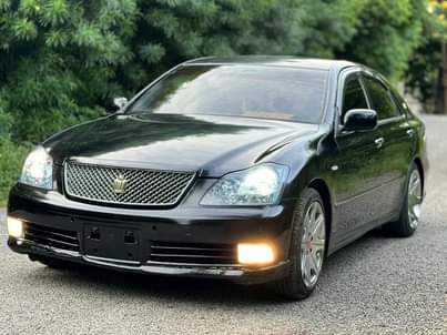 A picture of TOYOTA CROWN ATHLETE GOOD NEW FOR SELL 13 5M OR