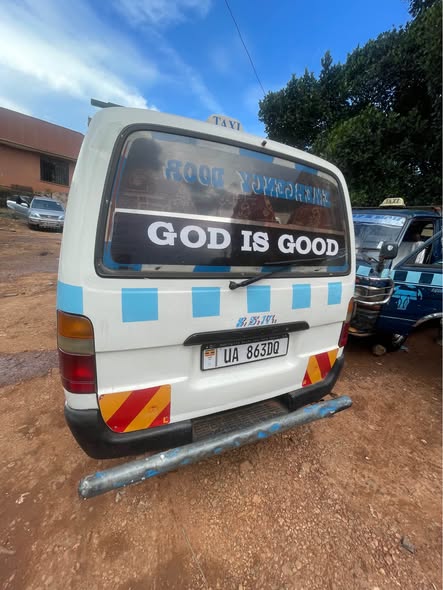 A picture of Kigege nati 6 taxi minivan