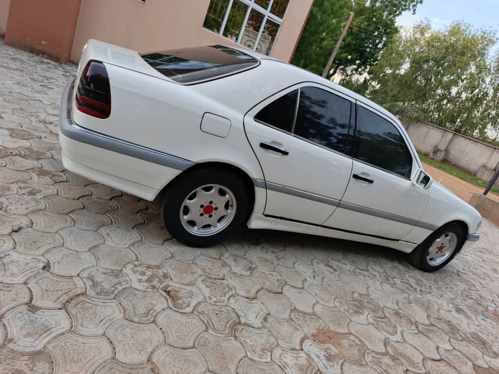 A picture of Mercedes Benz C230