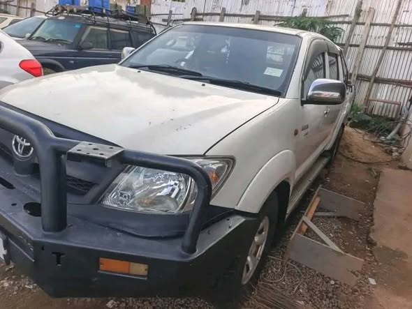A picture of HILLX MAUNAL 75M CALL 0701488581 WHATSAPP 0776417404