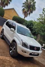 A picture of PRADO TX 2007 AUTO AT UGX95M. CALL 0703 693957.