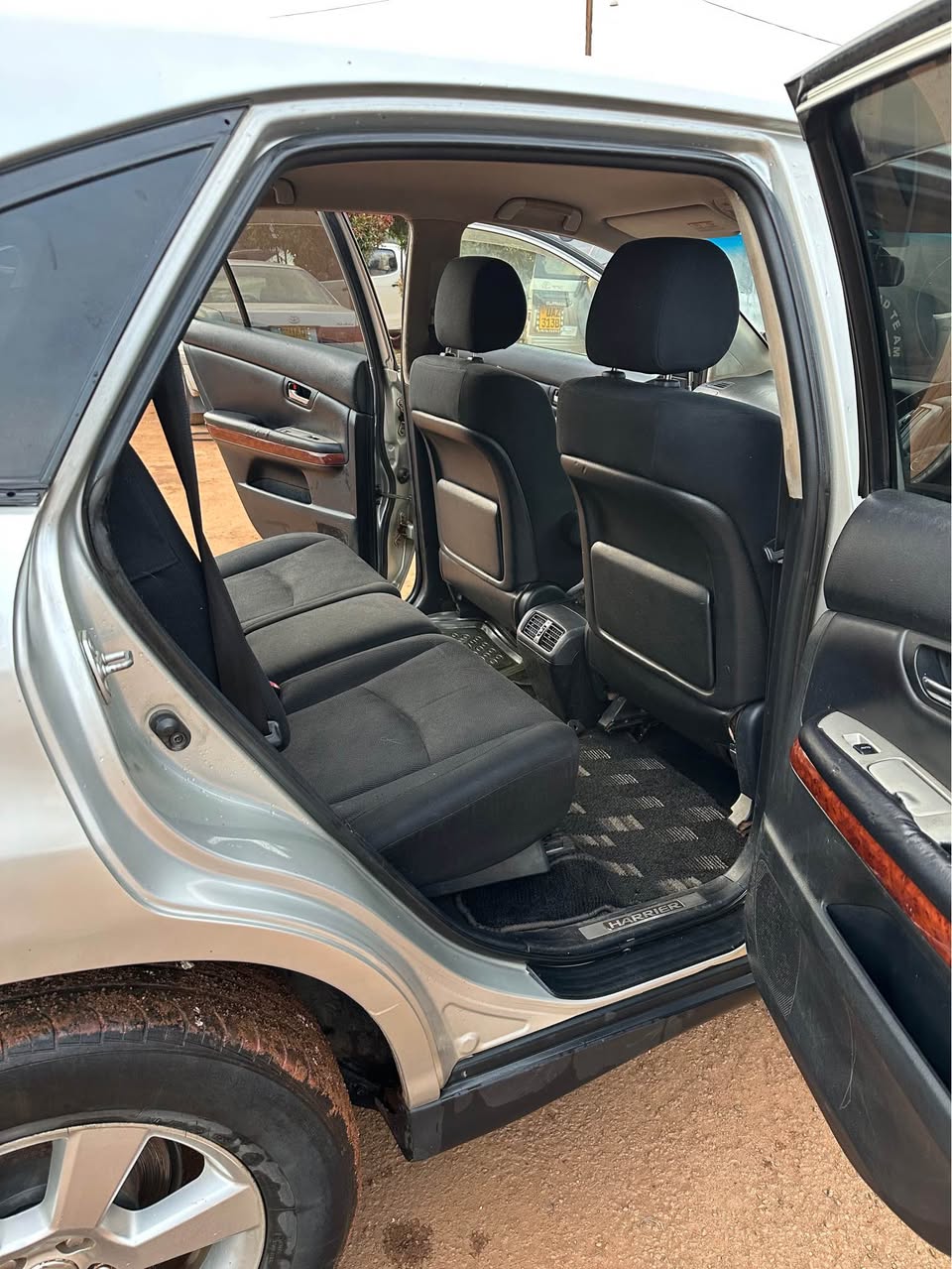 A picture of 23 5m negotiable call 0705027609