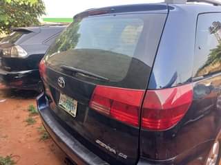 A picture of TOYOTA SIENNA