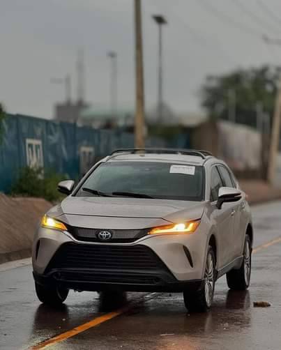 A picture of 2022 TOYOTA VENZA XLE WITH ORIGINAL CUSTOM DUTY