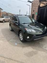 A picture of Rav42013xle 4plug Ac Engine Gear Accident free Low milage Lagos