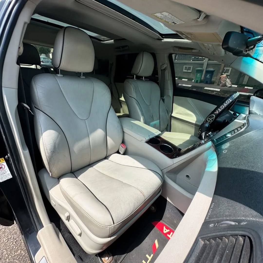 A picture of Neatly used Toyota Venza 2010 fullest option