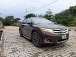 A picture of Toyota venza 4