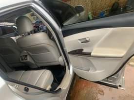 A picture of 2010 toyota Venza