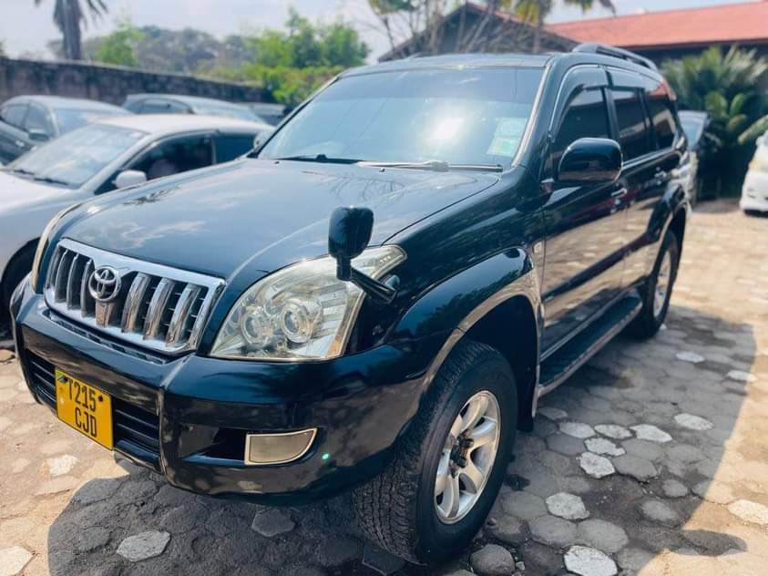 A picture of Prado120 Haina kipenger Iko mwanza Naiuza bei ya chama m