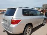 A picture of Super sharp untampered emgine highlander 2008 9 model with everything