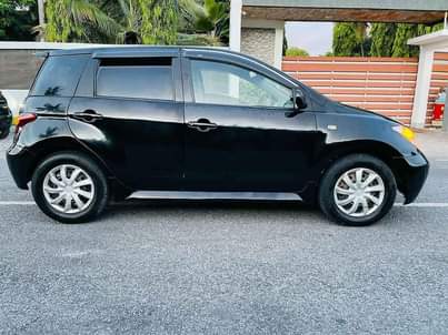 A picture of TOYOTA IST