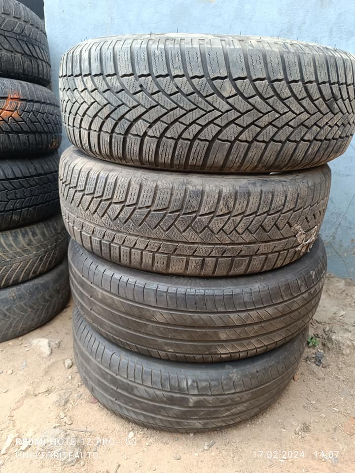 A picture of 215 65 17 tokunbo tyres available for sale