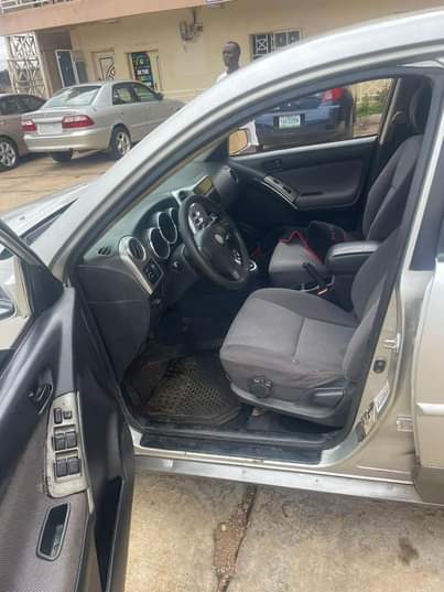 A picture of Pontiac Vibe 04 with good engine gear and chilling ac