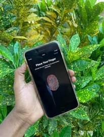 A picture of Iphone 7plus GB128