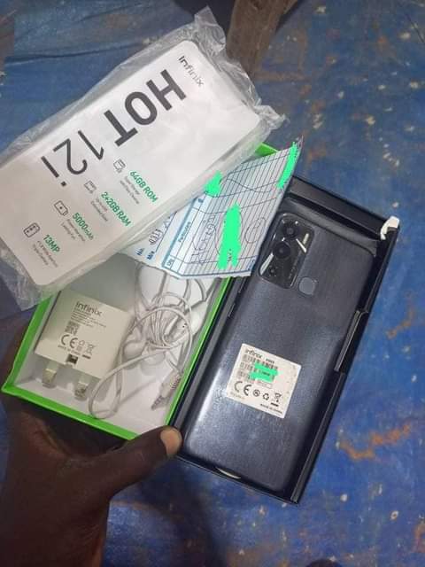 A picture of infinix Hot12i In good condition Ram 4gb Memory 64gb Battery