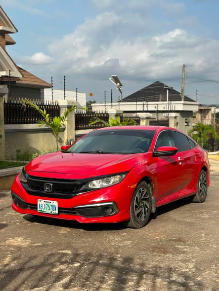 A picture of Dealers dealfastest finger 2019 Honda Civic with latest duty and