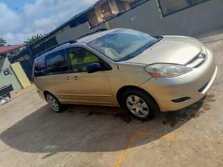A picture of 2008 Toyota Sienna