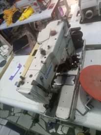 A picture of botton Holes machine