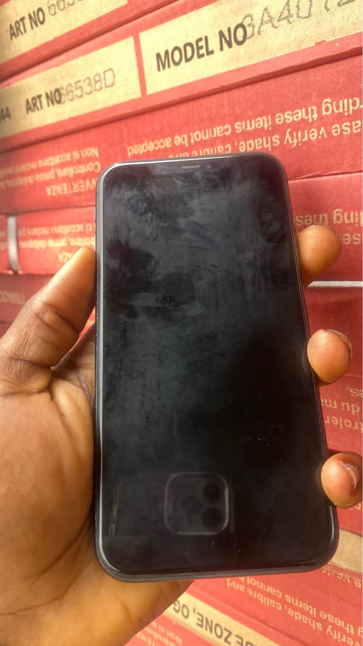 A picture of iPhone 11 128gb