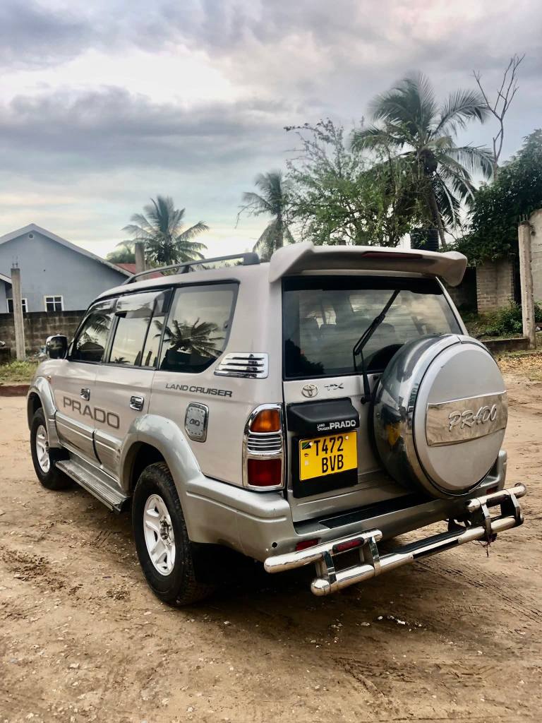 A picture of TOYOTA PRADO 1KZ BEI 15.80792198402