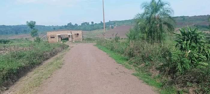 A picture of PLOTS FOR SALE LOCATED WAKISO GOBERO MAIN ROAD HIGHWAY 