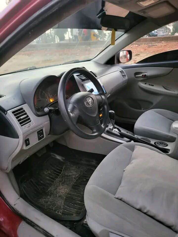 A picture of COROLLA 2012