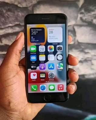 A picture of I phone 7 plain