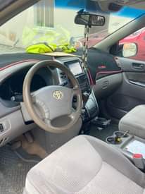 A picture of Toyota sienna 2006