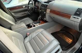 A picture of V Wagen Tourage 2005 08025508383