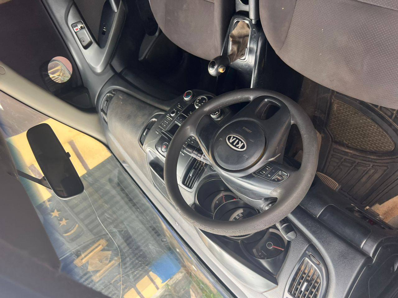 A picture of Kia 2012 model