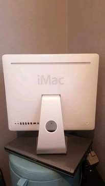 A picture of NAUZA IMAC COMPUTER