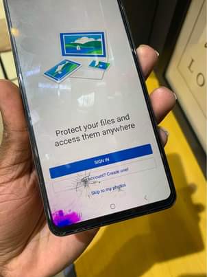 A picture of Samsung A52