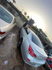 A picture of Toyota Avalon 2008