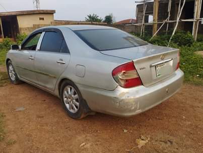 A picture of First Body Toyota Camry XLE 2004