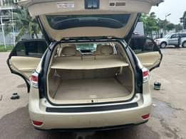 A picture of AWOOF 015 RX350 FULL OPT 13 7M LEKKI IS LOCATION