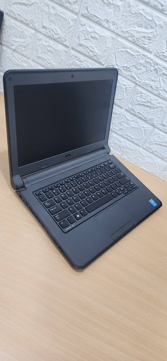 A picture of Dell latitude 3350 Core i3 hdd 500Gb ram 4Gb processor