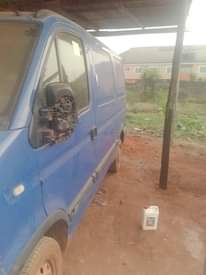 A picture of BUS