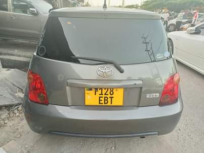 A picture of TOYOTA IST